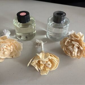 Diffuser Set with Cream Flowers Scentsy hibiscus, pineapple,&daydream oasis